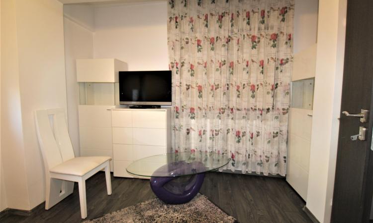 3-room apartment-semi-detached-central heating-chic building 2016