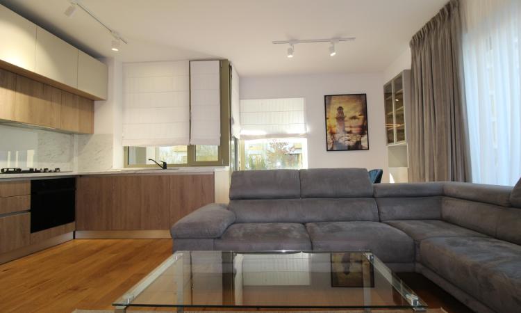 Apartament -3Camere - Aviatiei - Cu Gradina Privata-chirias inclus