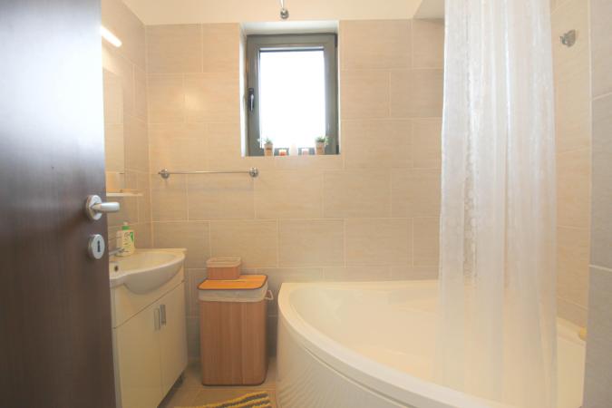 2 elegant rooms - terrace - lake view - Pipera