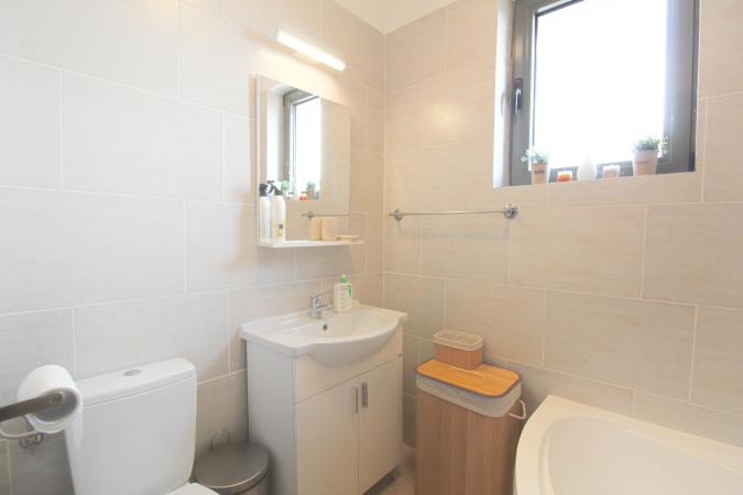 2 elegant rooms - terrace - lake view - Pipera