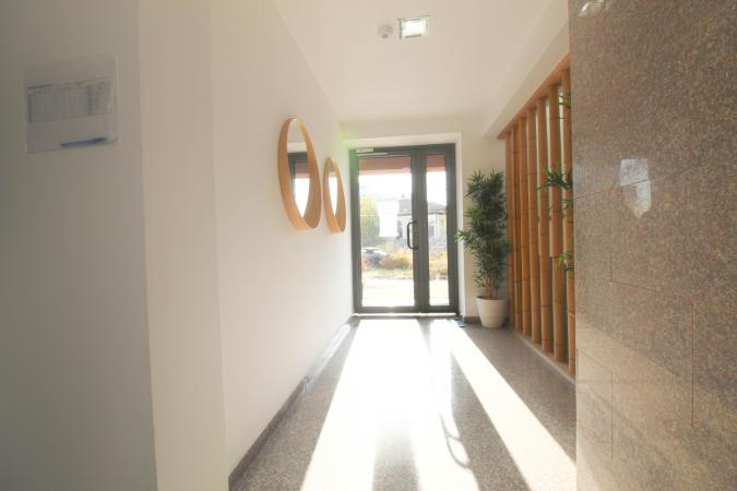 2 elegant rooms - terrace - lake view - Pipera