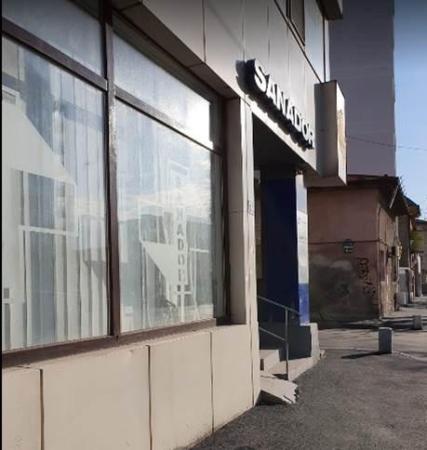 Office and commercial building for sale - Guaranteed investment (the tenants are paying 9400 euro / month)