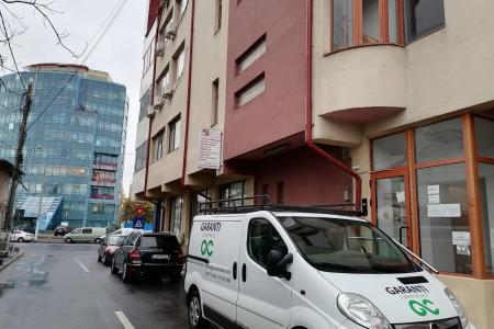 Office and commercial building for sale - Guaranteed investment (the tenants are paying 9400 euro / month)