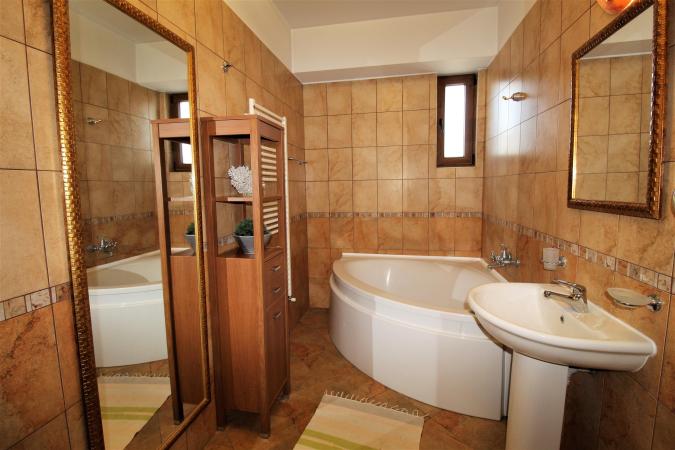 Apartament 3 camere - Baneasa - 90mp - garaj - centrala proprie
