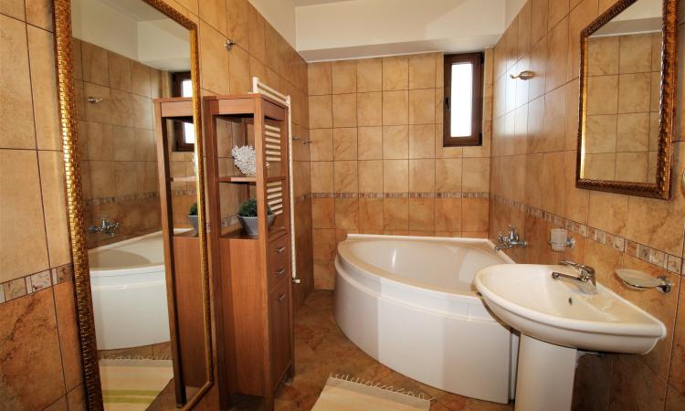 Apartament 3 camere - Baneasa - 90mp - garaj - centrala proprie