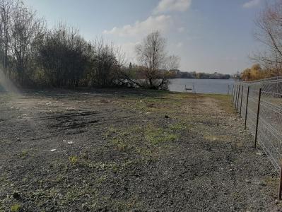Vanzare teren pe malul lacului Sisesti - constructie Vila superba