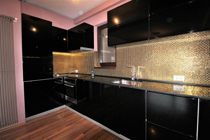 Apartament 3 camere - 151 mp  - 2 terase - 2 bai - loc parcare subteran