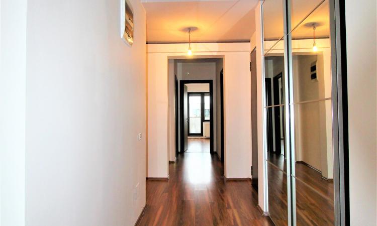 Apartament 3 camere - 151 mp - 2 terase - 2 bai - loc parcare subteran