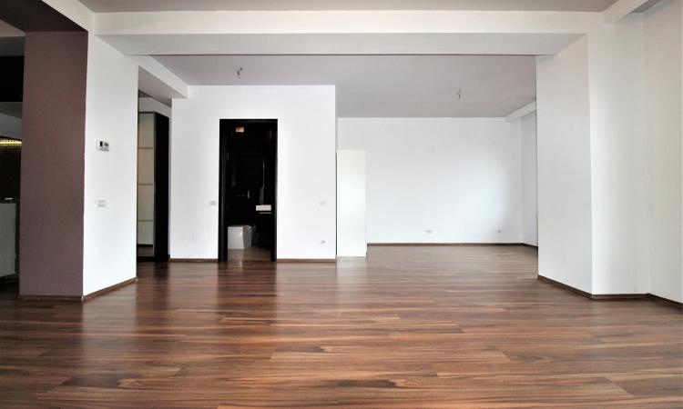 Apartament 3 camere - 151 mp - 2 terase - 2 bai - loc parcare subteran