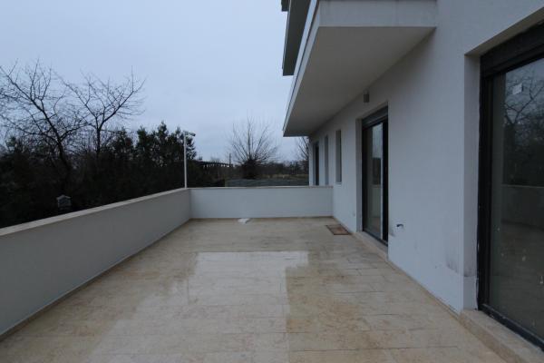 3 camere + 75 mpu curte proprie Baneasa - Jandarmeriei, comision 0%