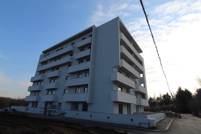 2 camere cu 2 bai si o mica gradina, comision 0%