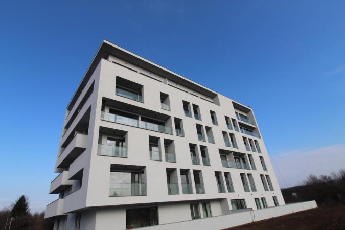 2 camere cu 2 bai si o mica gradina, comision 0%