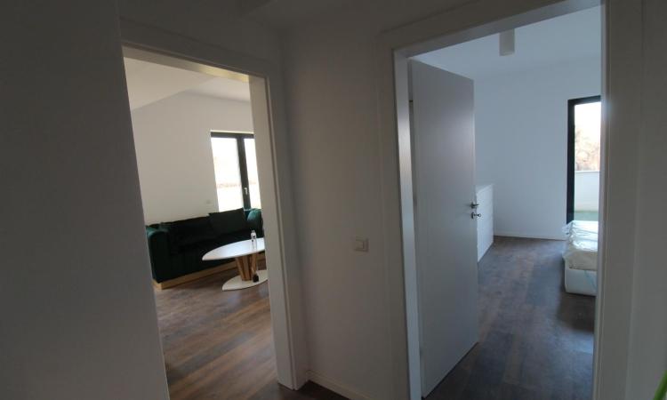 2 camere cu 2 bai si o mica gradina, comision 0%