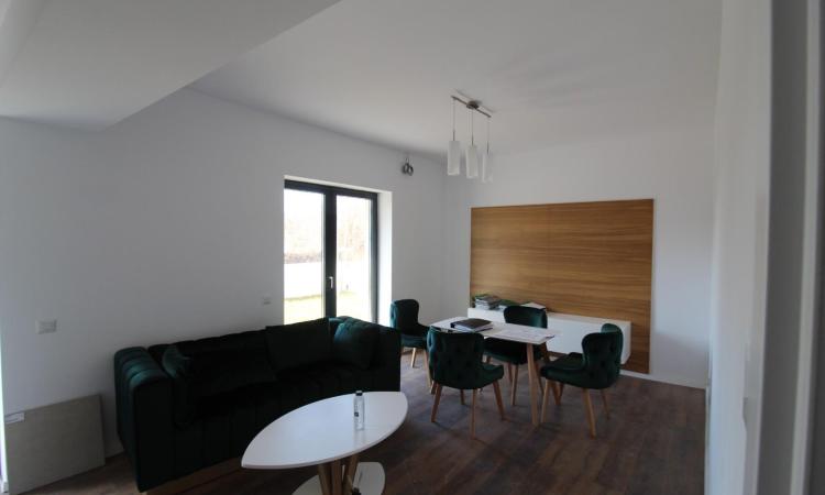 2 camere cu 2 bai si o mica gradina, comision 0%
