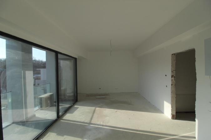 2 camere, 2 bai , cu vedere directa spre Padurea Baneasa-comision 0%