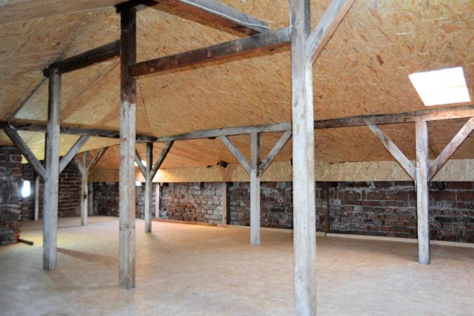 Casa cu curte si spatiu comercial, 8 camere, zona Tei - Parcul Circului.