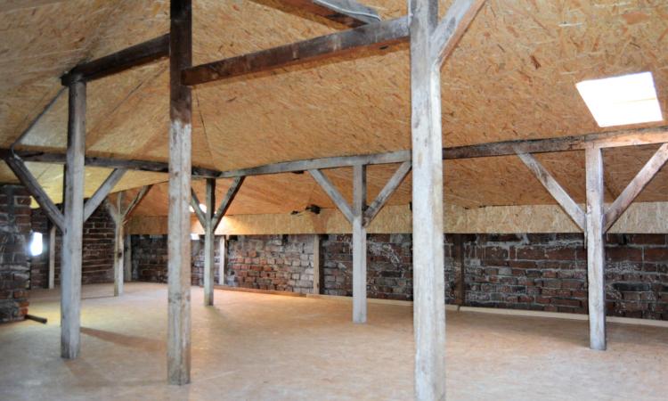Casa cu curte si spatiu comercial, 8 camere, zona Tei - Parcul Circului.