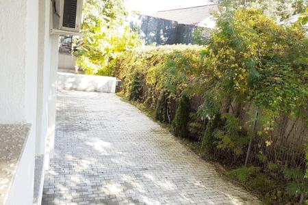 2 camere Parter cu gradina 60 mp , str Jandarmeriei