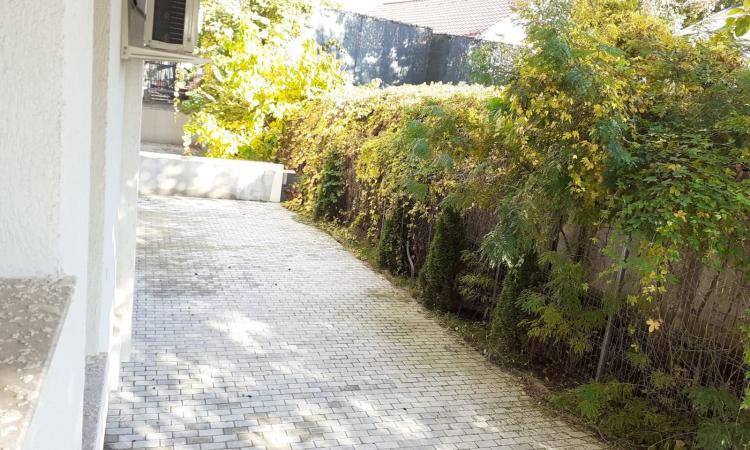 2 camere Parter cu gradina 60 mp , str Jandarmeriei