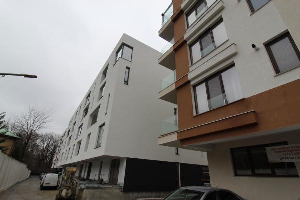 2 camere  Parter cu gradina 60 mp , str Jandarmeriei