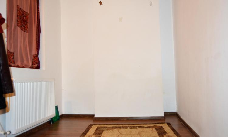 Apartament 2 camere cu curte comună, zona Icoanei