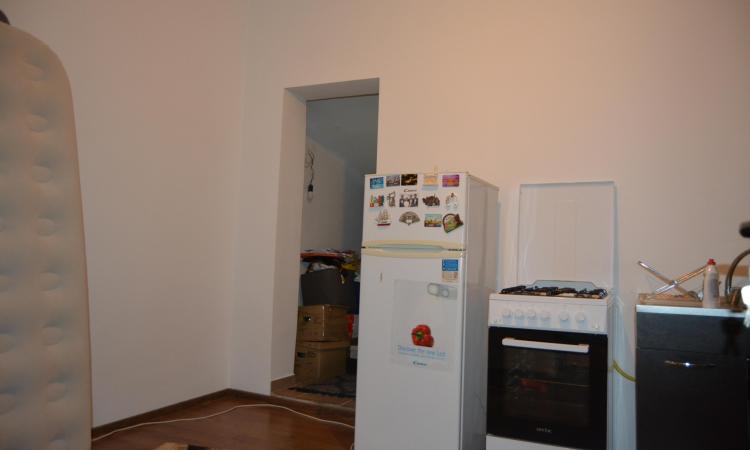 Apartament 2 camere cu curte comună, zona Icoanei