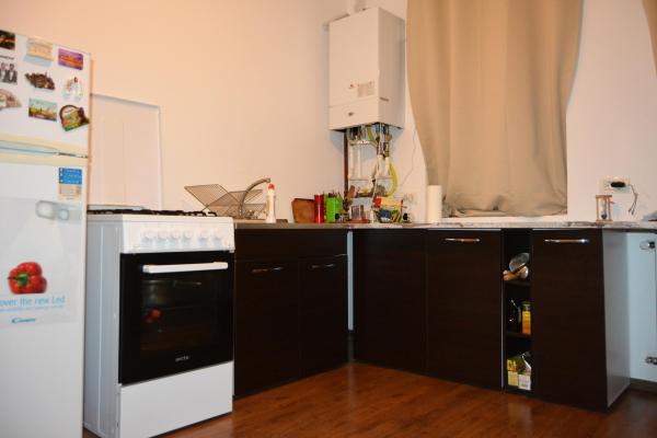 Apartament 2 camere cu curte comună, zona Icoanei