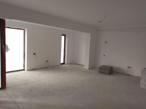 3 camere 113 mpu - vedere dubla EST si VEST