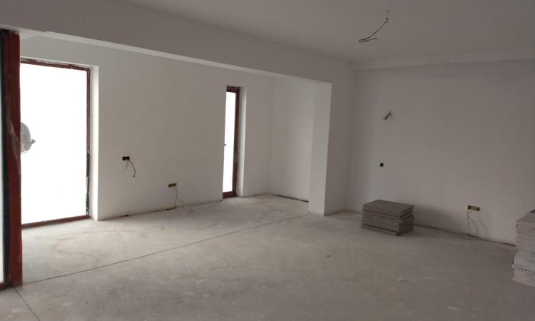 3 camere 113 mpu - vedere dubla EST si VEST