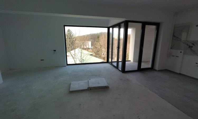 3 camere 113 mpu - vedere dubla EST si VEST
