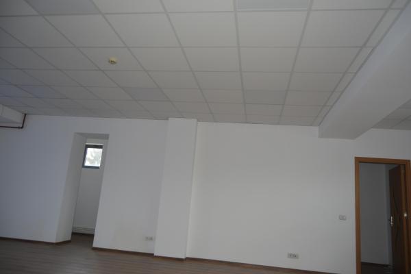 Spatiu birouri generos 140mp