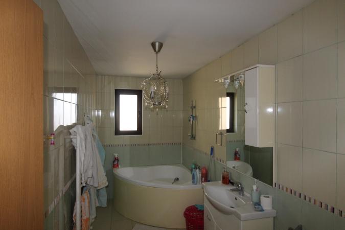 7 camere langa Padurea Baneasa - Aleea Teisani, curent trifazic