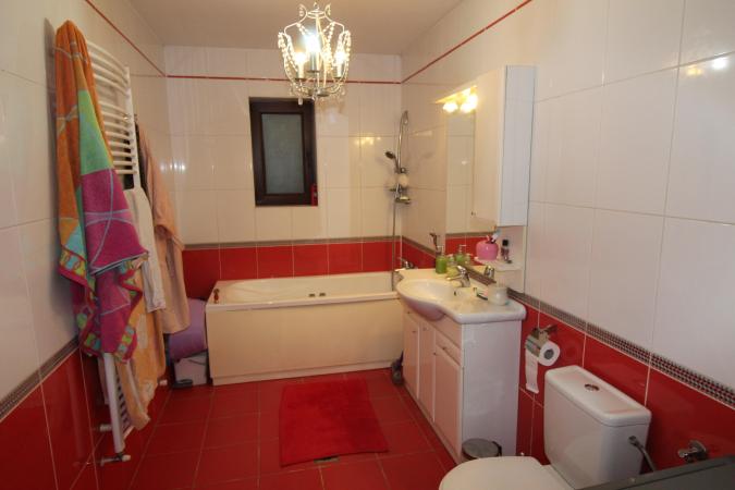 7 camere langa Padurea Baneasa - Aleea Teisani, curent trifazic