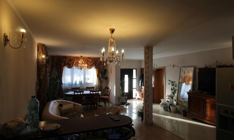 7 camere langa Padurea Baneasa - Aleea Teisani, curent trifazic