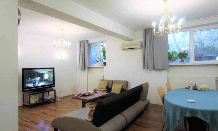 Vanzare apartament spatios 4 camere in vila zona Televiziune