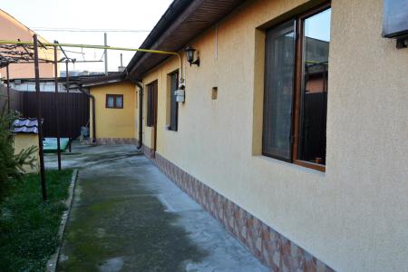 Vanzare casa cu curte individuala, zona Tei - Plumbuita