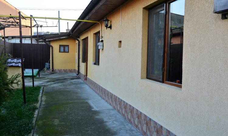 Vanzare casa cu curte individuala, zona Tei - Plumbuita