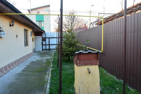 Vanzare casa cu curte individuala, zona Tei - Plumbuita