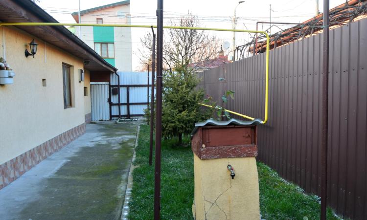 Vanzare casa cu curte individuala, zona Tei - Plumbuita