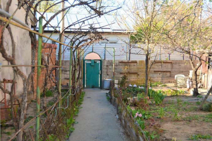 Vanzare casa batraneasca pe malul lacului Plumbuita