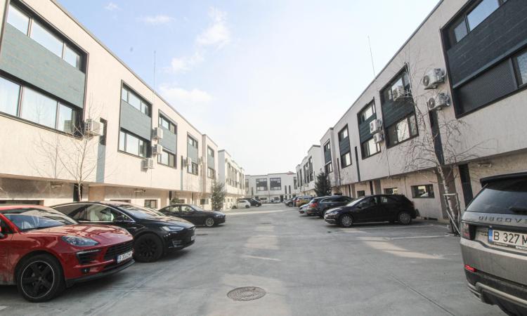 3 bedrooms Insiruita Vila For rent , Bucuresti