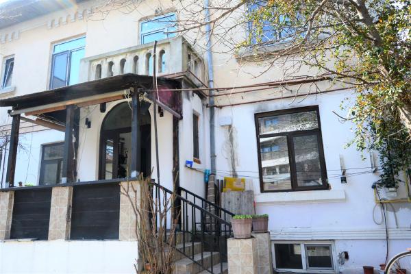 Vanzare casă demisol + parter + etaj + pod masardabil, zona Icoanei