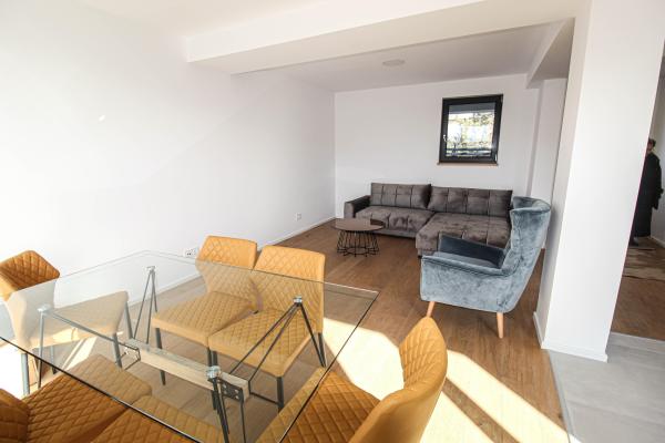 Vila insiruita 5 camere - P+2-Pipera - Olga Gudynn-1 loc de parcare