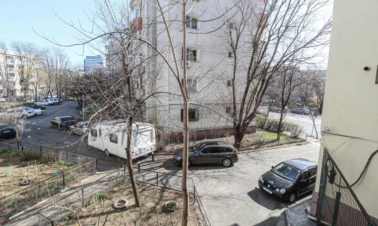 2 camere -Aviatiei-strada Prometeu