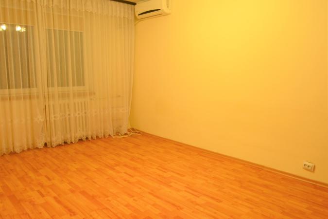 Vanzare apartament spațios, renovat, 3 camere Lacul  Tei
