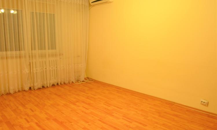 Vanzare apartament spațios, renovat, 3 camere Lacul Tei