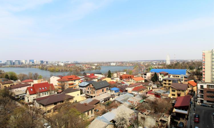 Apartament 3 camere spațios, cu priveliște, Lacul tei