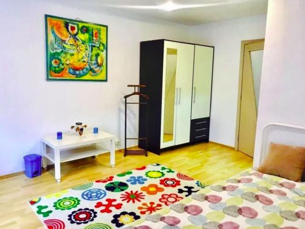 3 camere de inchiriat - Aviatiei