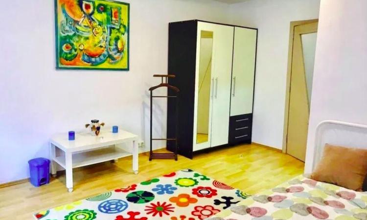 3 camere de inchiriat - Aviatiei