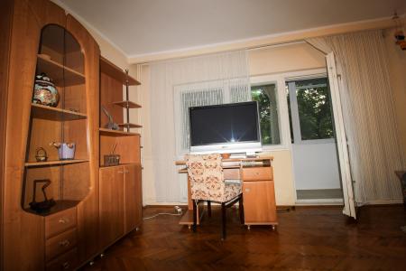 Inchiriere 2 camere - Tei